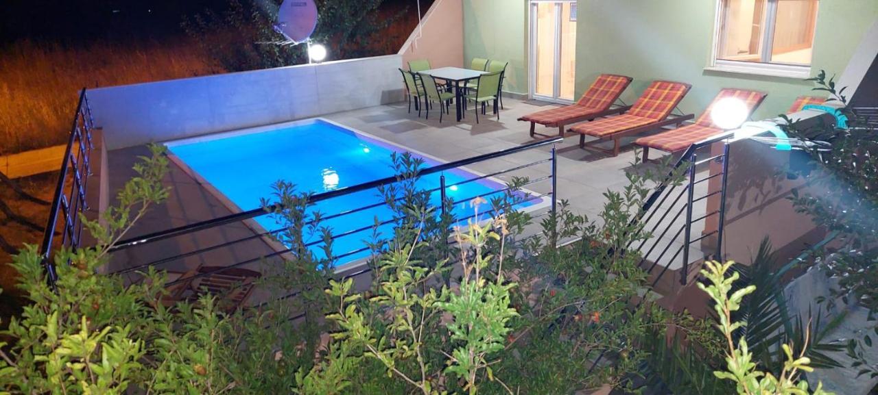 Apartment M&M With Private Pool Kučine Esterno foto