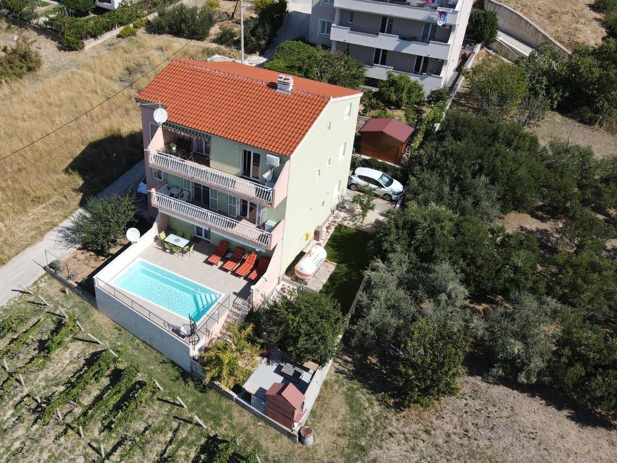 Apartment M&M With Private Pool Kučine Esterno foto