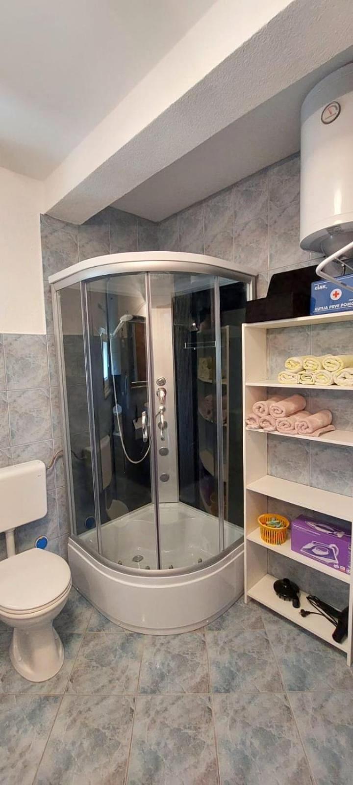 Apartment M&M With Private Pool Kučine Esterno foto